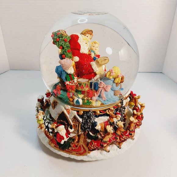 Kirkland Musical Waterglobe with Revolving Base ~ Jolly Old Saint Nicholas - Picture 6 of 11